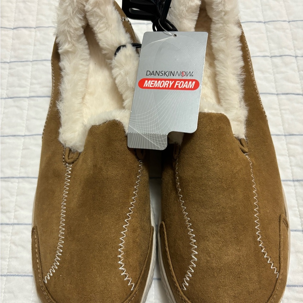 Danskin women’s boots. NWT